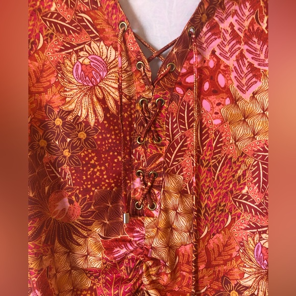 THOMAS & OLIVIA NWT CHIC SILKY CAP SLEEVES, LACED & TIE V-NECK TOP IN FLORAL PXL - Picture 3 of 7